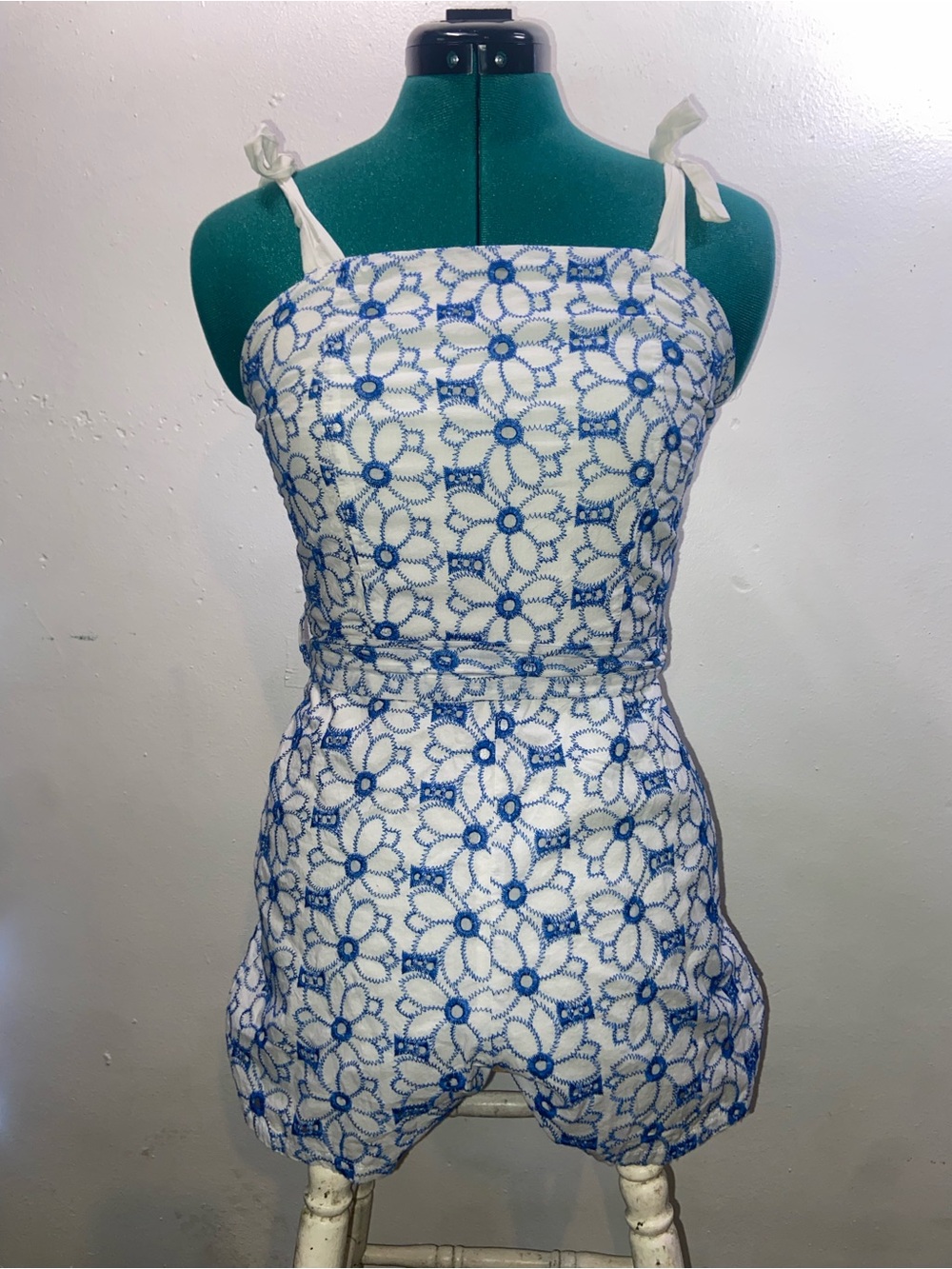miami Coastal Crochet‎ Yacht Club Cottagecore Twee White Blue Floral Lace Romper